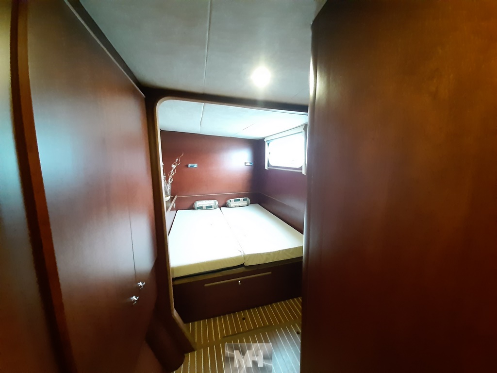 Catana 581 owner's version