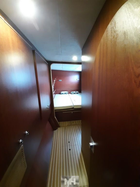 Catana 581 owner's version