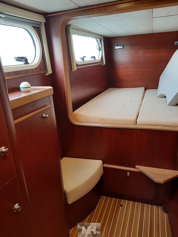 Catana 581