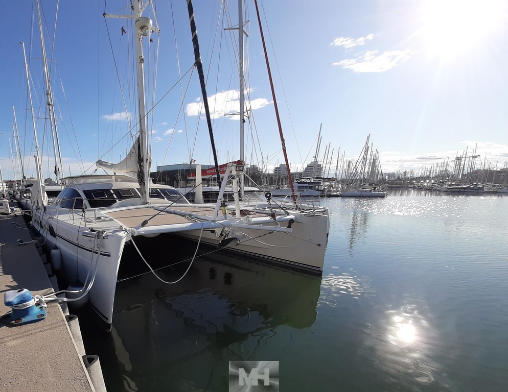 Catana 581