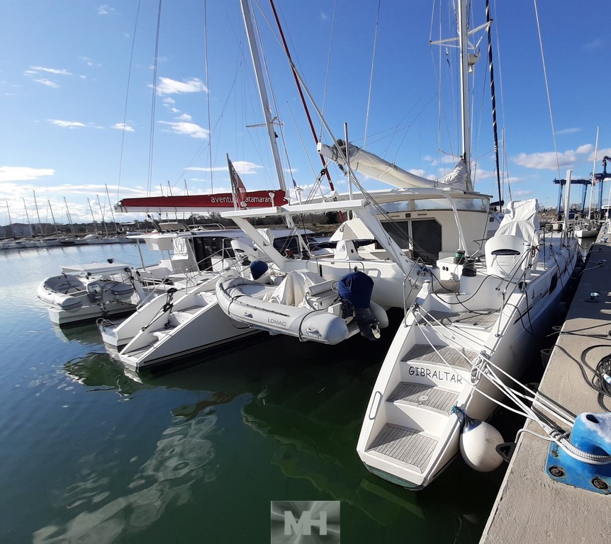 Catana 581